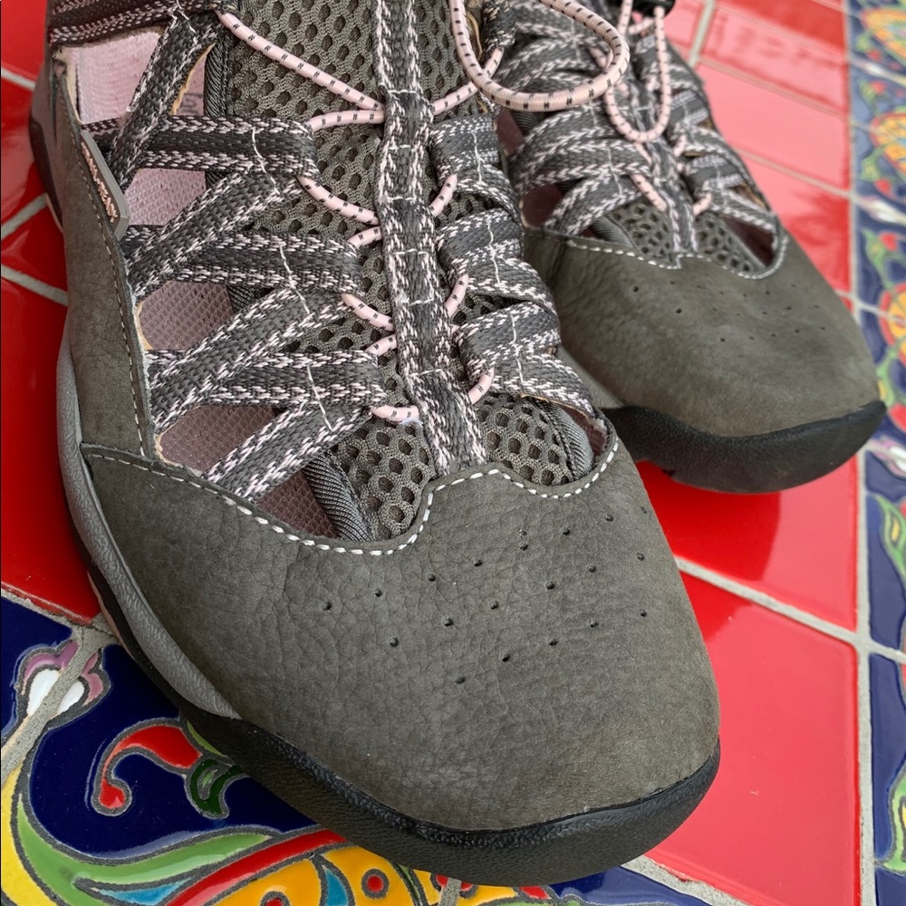 Walking/sneakers